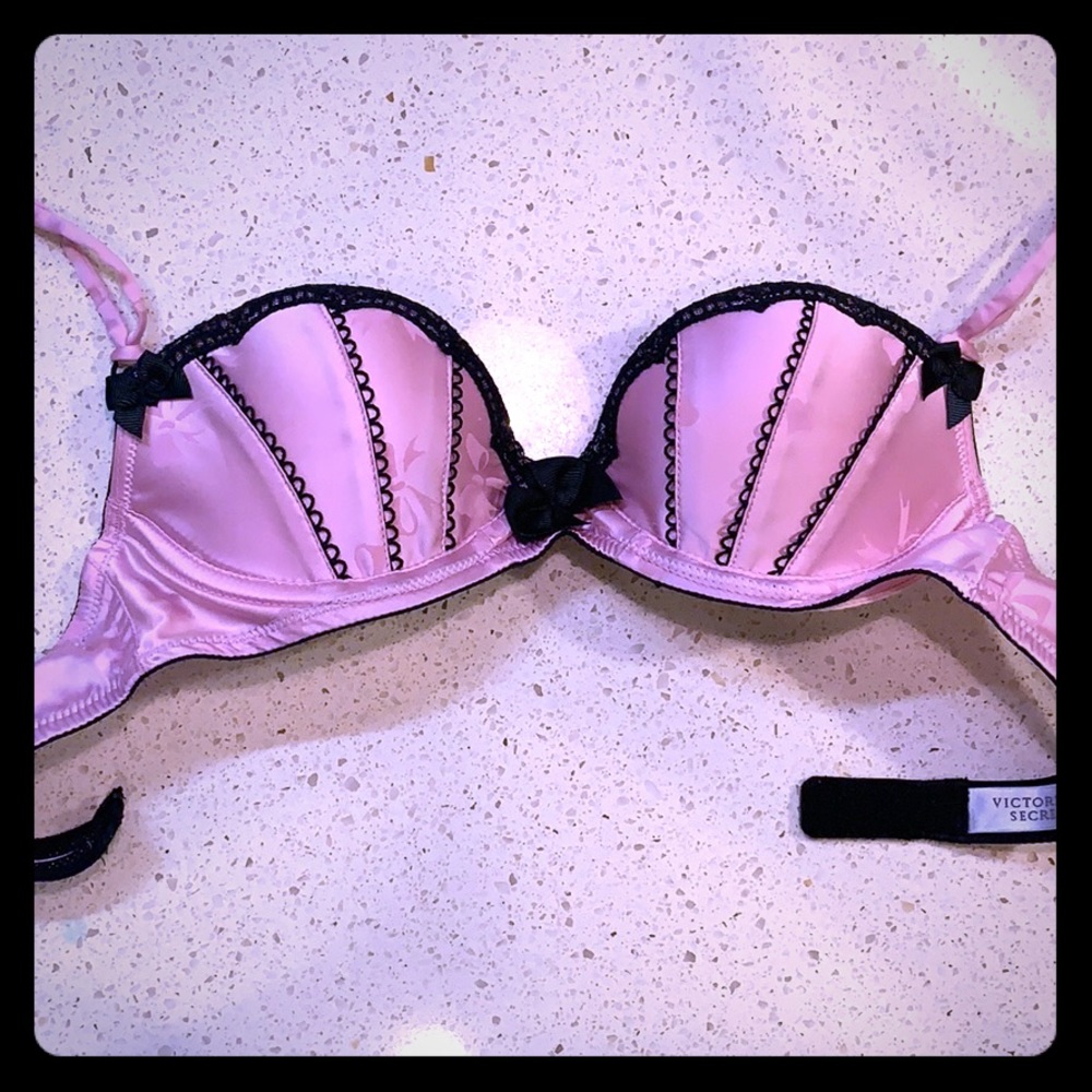 Sexy Little Things Victoria’s Secret bra 32b 💗🖤